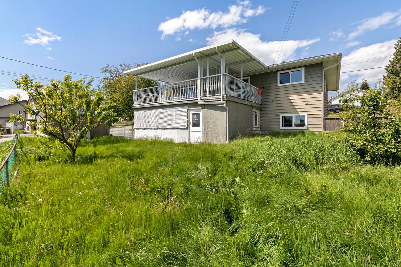 946 Quadling Avenue - Maillardville Single Family Residence for Sale, 5 Bedrooms (R3010799) #2