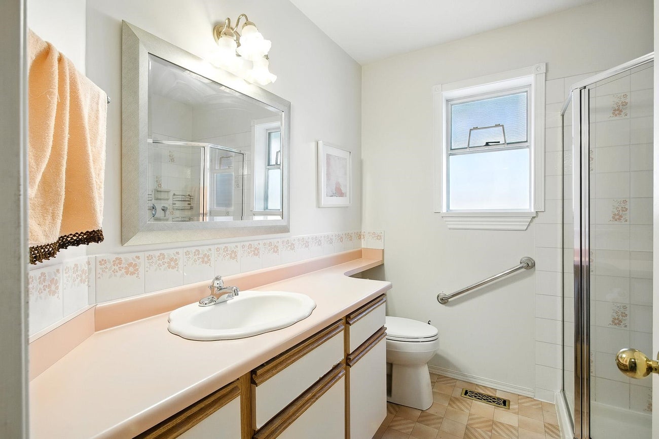 1855 Walnut Crescent - Central Coquitlam Single Family Residence for Sale, 3 Bedrooms (R3010984) #22