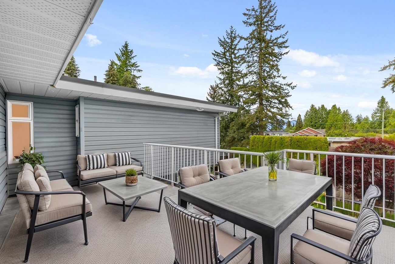 1035 Grover Avenue - Central Coquitlam Single Family Residence for Sale, 5 Bedrooms (R3011050) #11