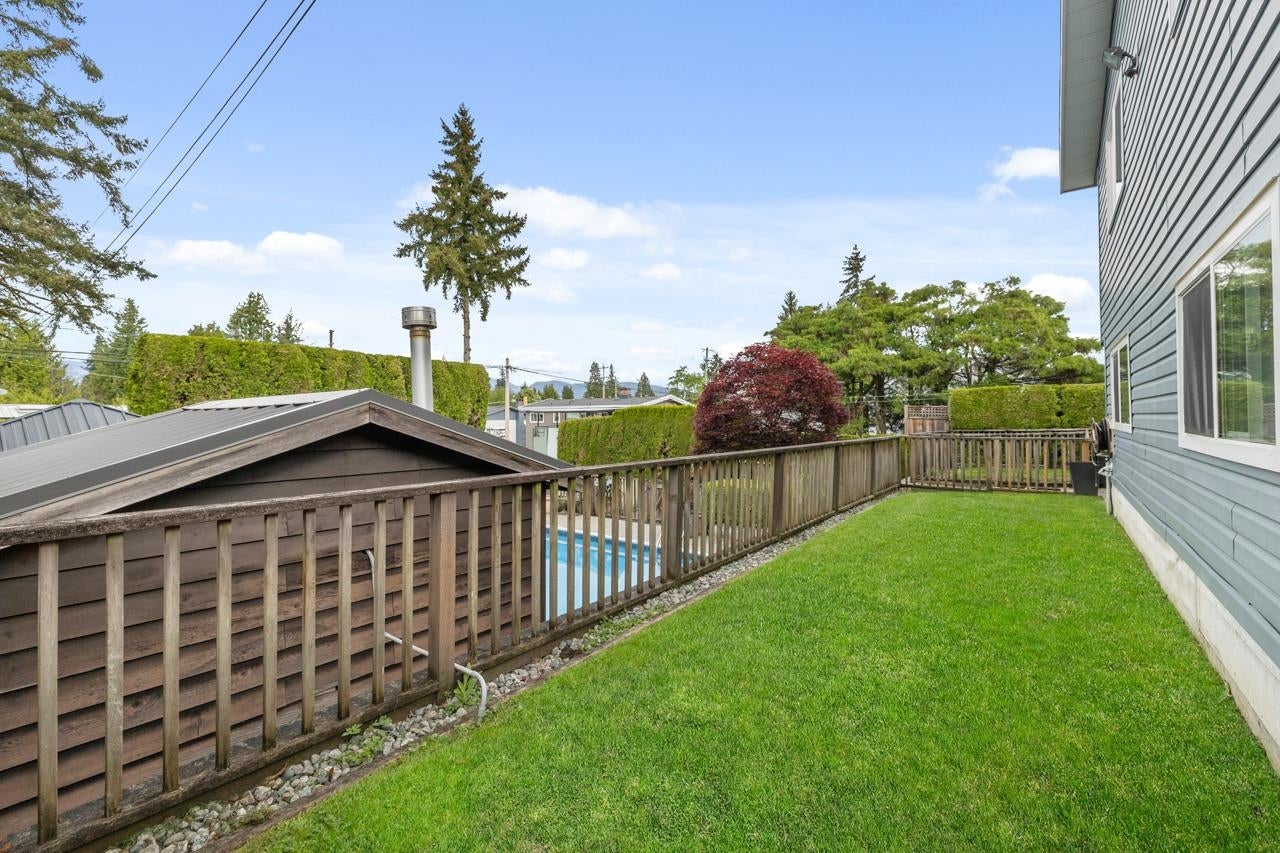1035 Grover Avenue - Central Coquitlam Single Family Residence for Sale, 5 Bedrooms (R3011050) #26