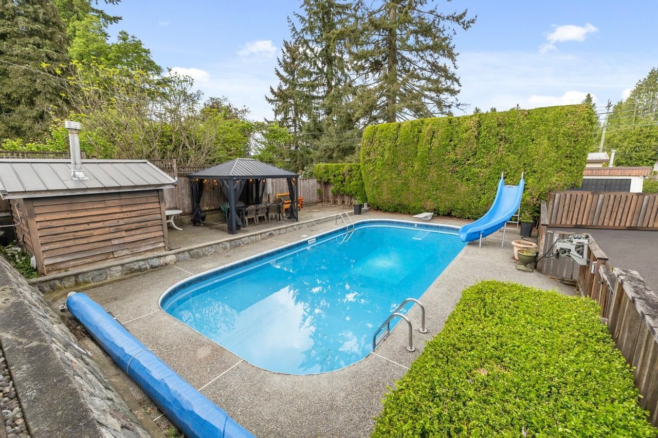 1035 Grover Avenue - Central Coquitlam Single Family Residence for Sale, 5 Bedrooms (R3011050) #27