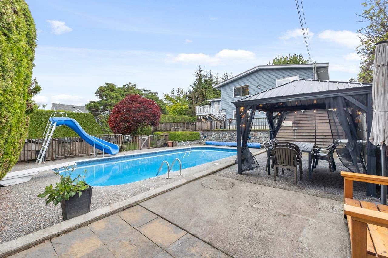 1035 Grover Avenue - Central Coquitlam Single Family Residence for Sale, 5 Bedrooms (R3011050) #28