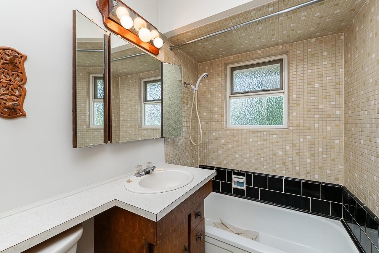 614 Chapman Avenue - Coquitlam West Single Family Residence for Sale, 3 Bedrooms (R3011351)# - 14