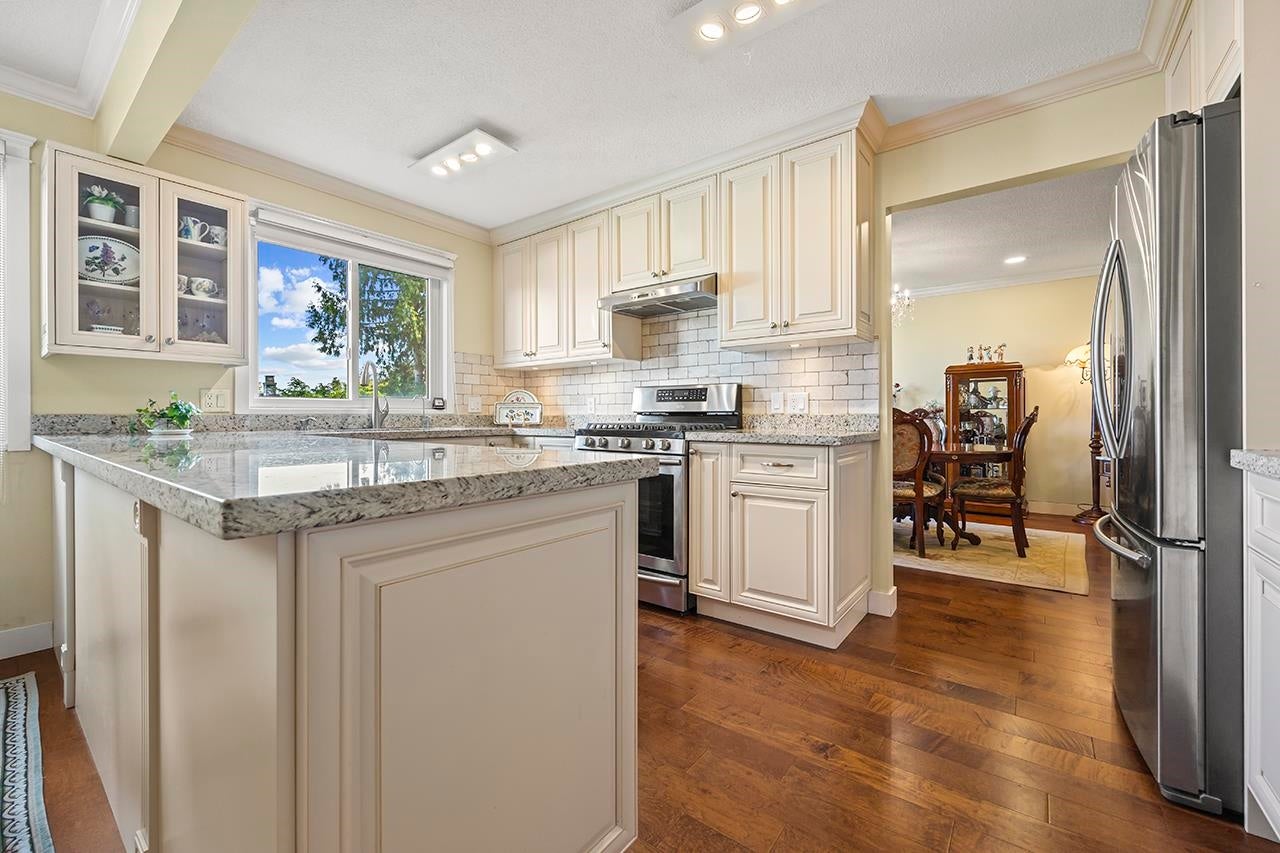 317 Hickey Drive - Coquitlam East Single Family Residence for Sale, 4 Bedrooms (R3013390) #12