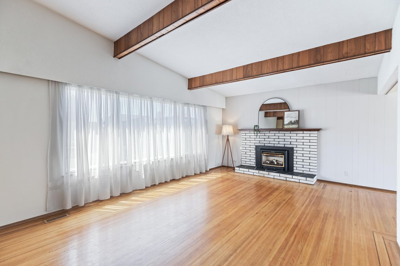805 Everett Crescent - Sperling-Duthie Single Family Residence for Sale, 4 Bedrooms (R3014346) #8