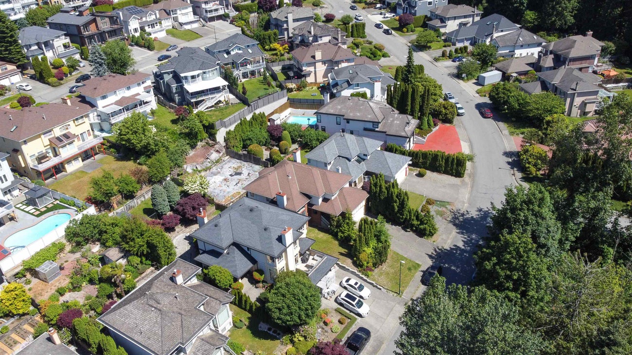 2267 Sorrento Drive - Coquitlam East Single Family Residence for Sale, 5 Bedrooms (R3014473) #11