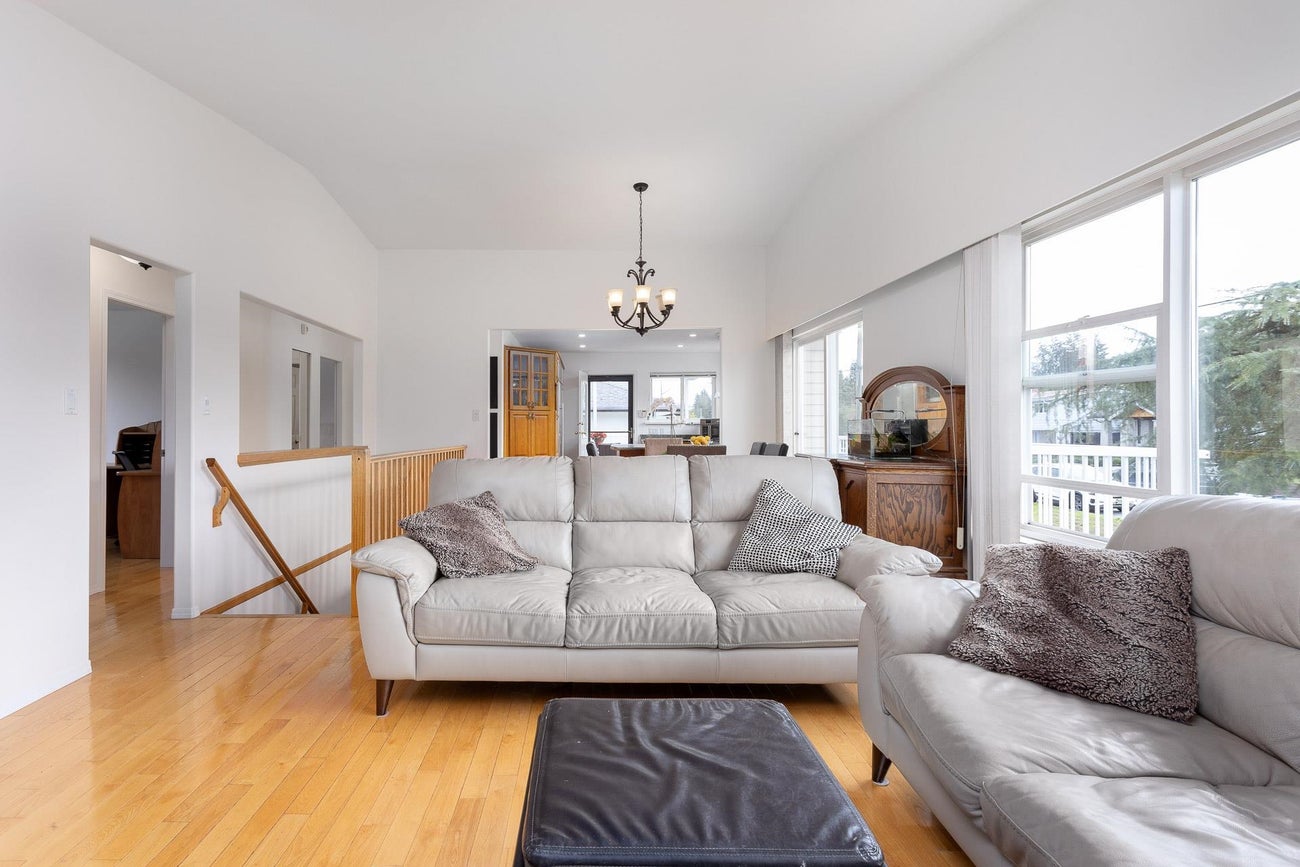 1415 Cornell Avenue - Central Coquitlam Single Family Residence for Sale, 4 Bedrooms (R3015336) #11