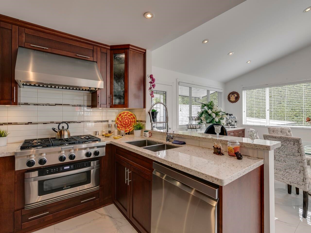 491 Midvale Street - Central Coquitlam Single Family Residence for Sale, 5 Bedrooms (R3015630) #14