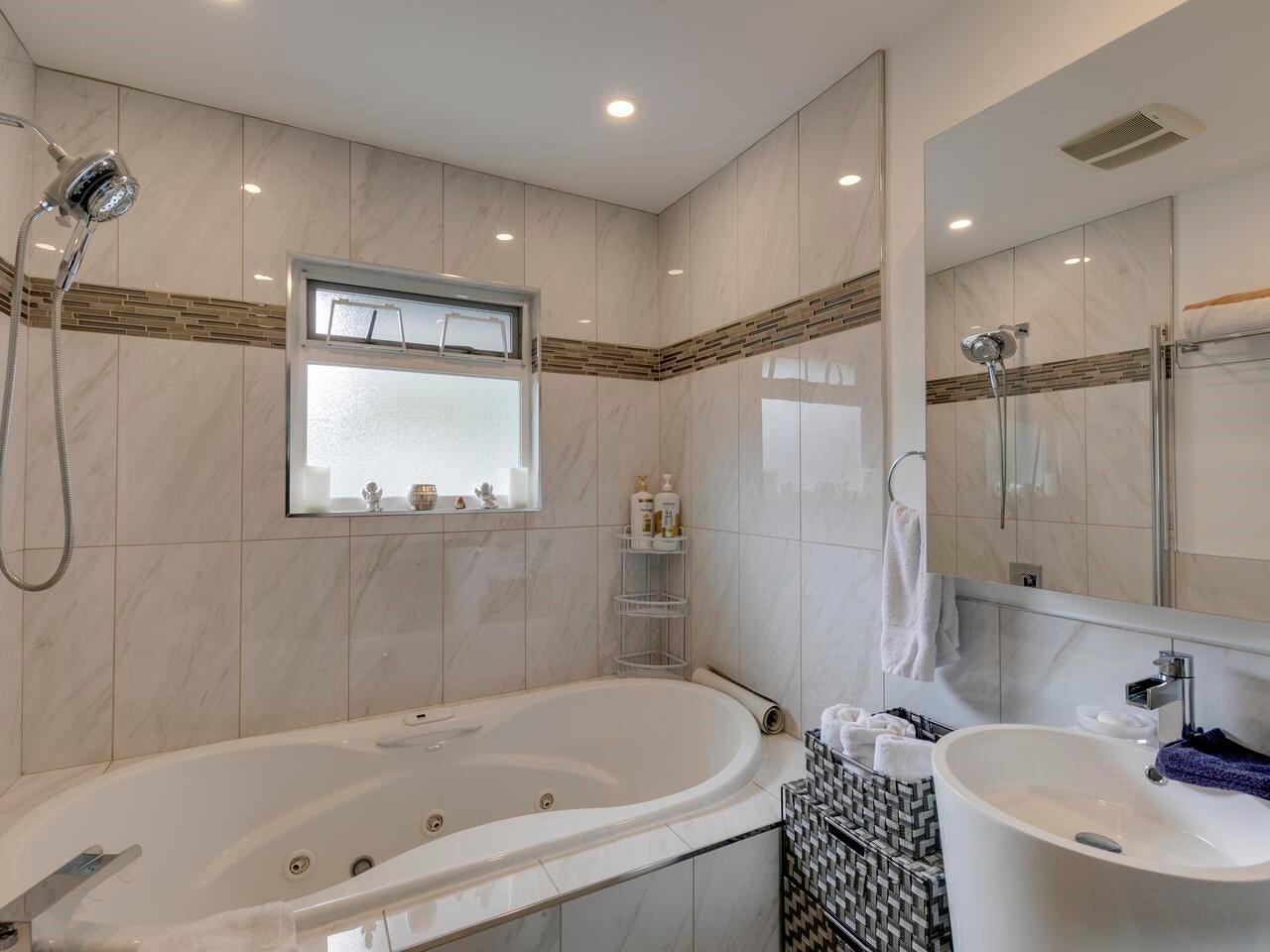 491 Midvale Street - Central Coquitlam Single Family Residence for Sale, 5 Bedrooms (R3015630)# - 24