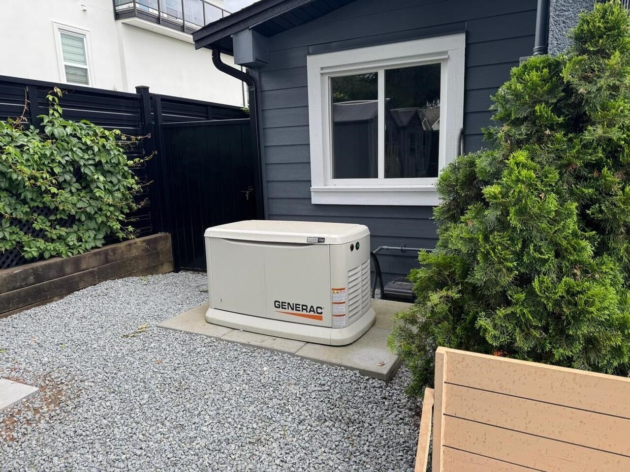 491 Midvale Street - Central Coquitlam Single Family Residence for Sale, 5 Bedrooms (R3015630)# - 38