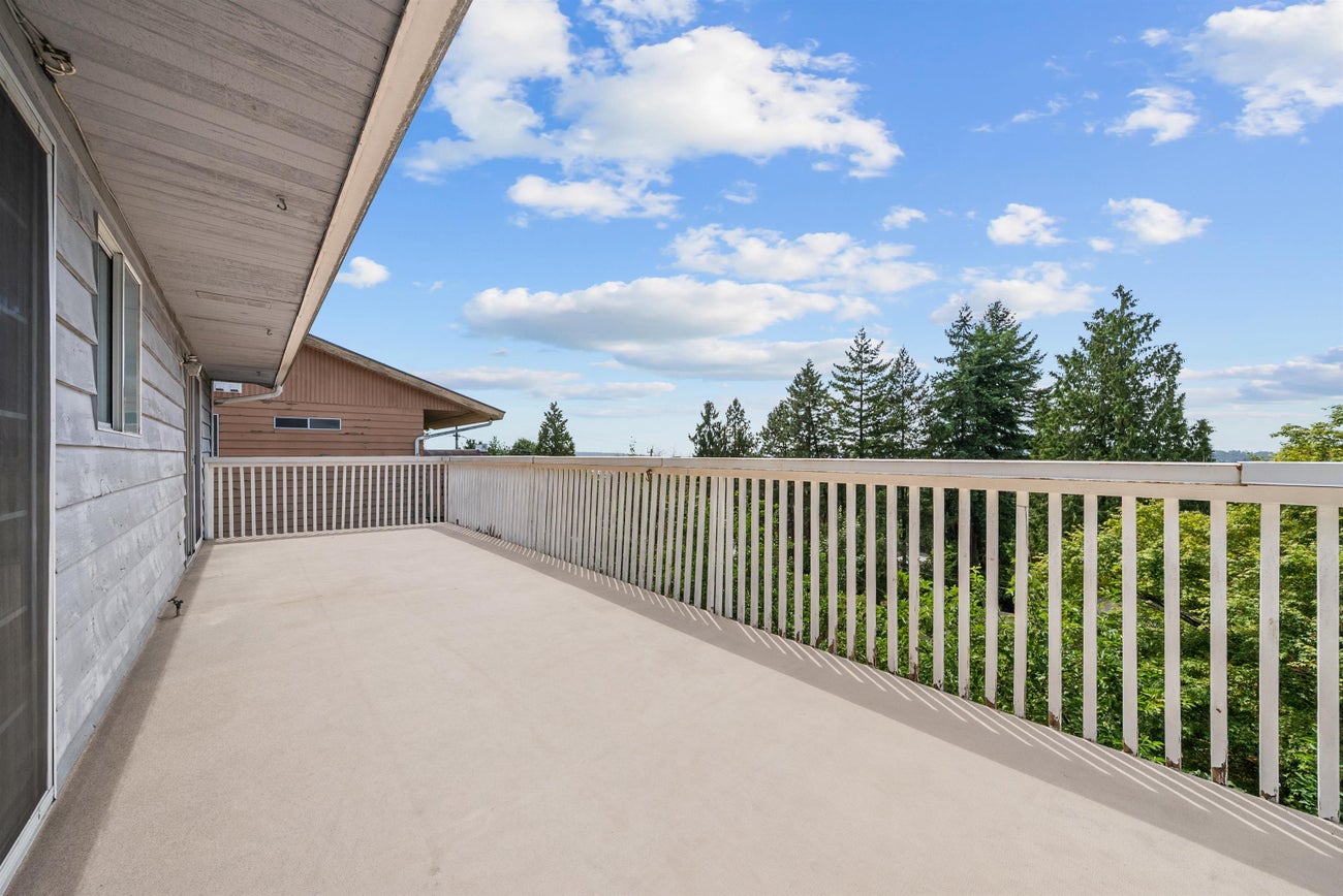 240 Montgomery Street - Central Coquitlam Single Family Residence for Sale, 5 Bedrooms (R3015681) #16