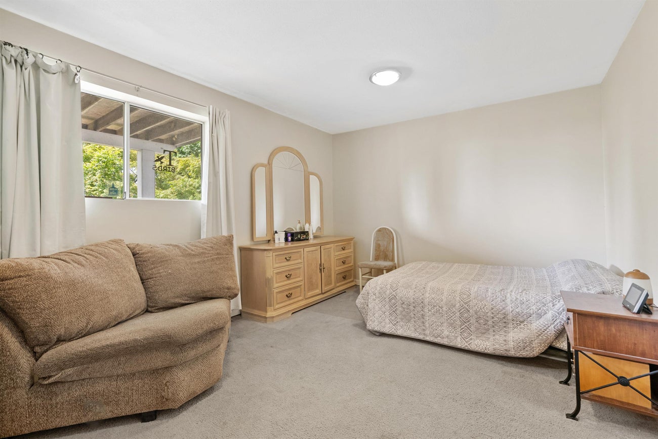 240 Montgomery Street - Central Coquitlam Single Family Residence for Sale, 5 Bedrooms (R3015681) #27