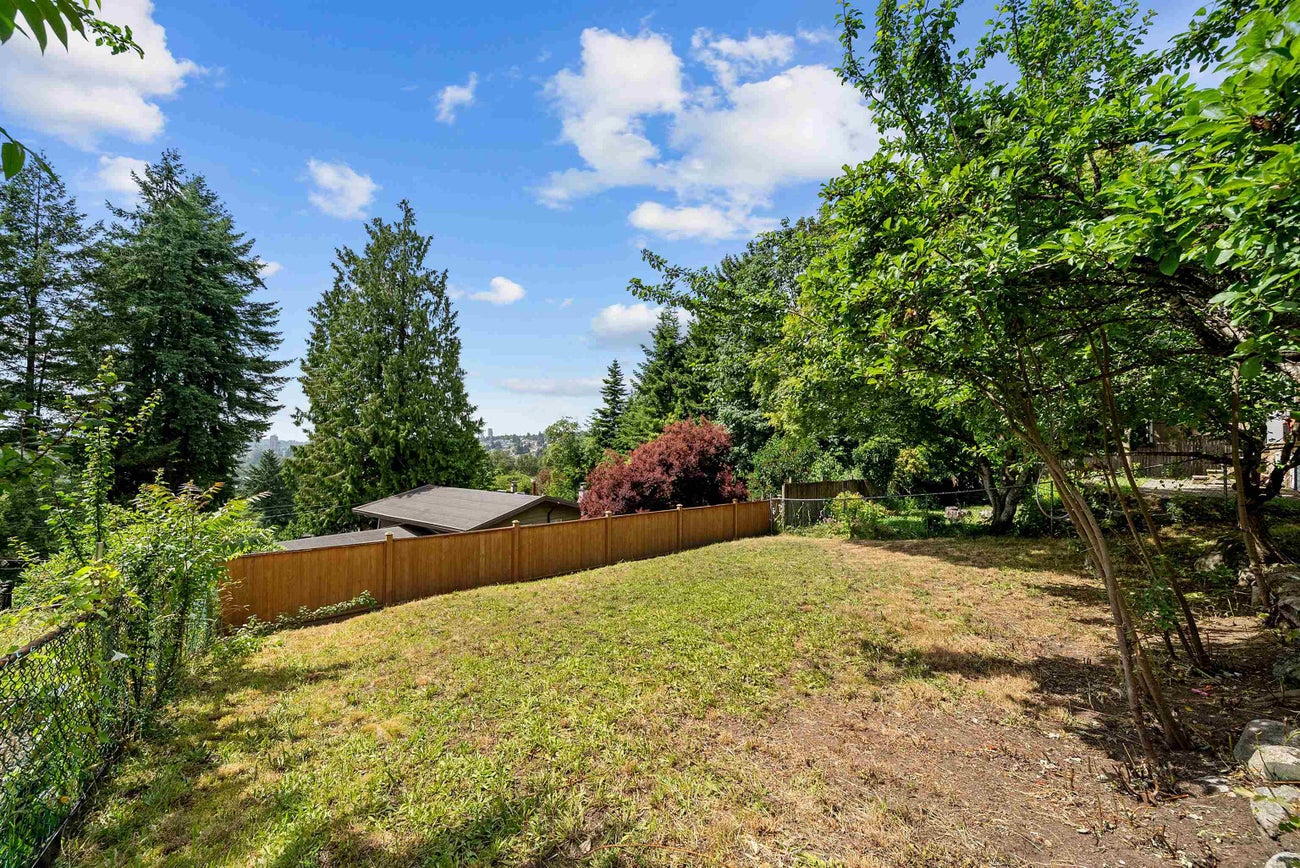240 Montgomery Street - Central Coquitlam Single Family Residence for Sale, 5 Bedrooms (R3015681) #33