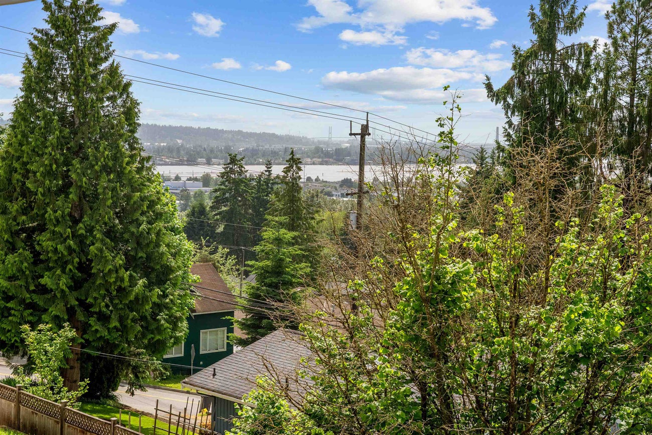 240 Montgomery Street - Central Coquitlam Single Family Residence for Sale, 5 Bedrooms (R3015681) #36
