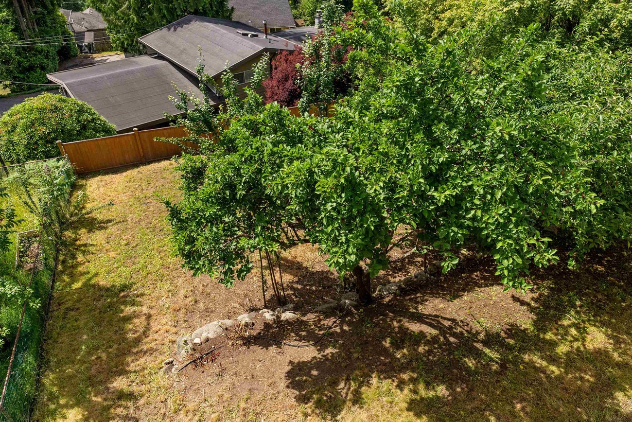 240 Montgomery Street - Central Coquitlam Single Family Residence for Sale, 5 Bedrooms (R3015681) #37