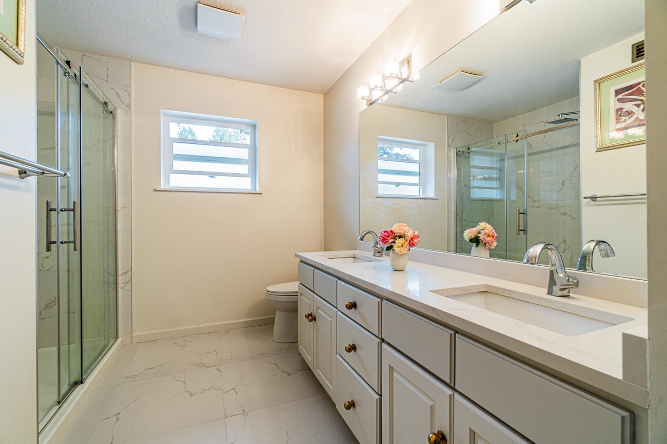 7378 Union Street - Simon Fraser Univer. Single Family Residence for Sale, 9 Bedrooms (R3016578) #35