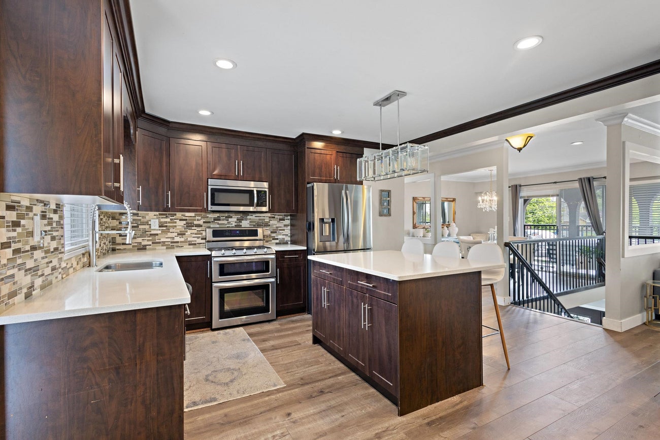 629 Thompson Avenue - Coquitlam West Single Family Residence for Sale, 6 Bedrooms (R3016679) #10