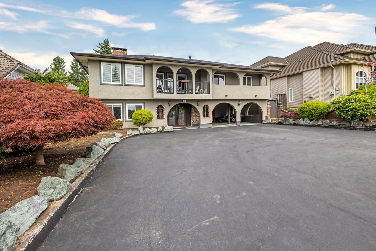 629 Thompson Avenue - Coquitlam West Single Family Residence for Sale, 6 Bedrooms (R3016679) #2