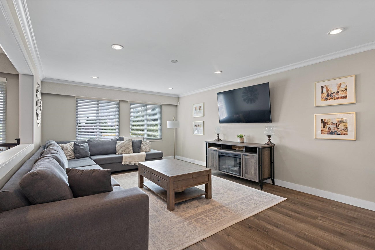 629 Thompson Avenue - Coquitlam West Single Family Residence for Sale, 6 Bedrooms (R3016679) #5