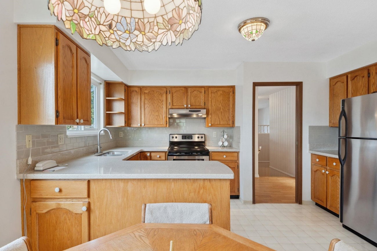 722 Foster Avenue - Coquitlam West Single Family Residence for Sale, 5 Bedrooms (R3017179) #11