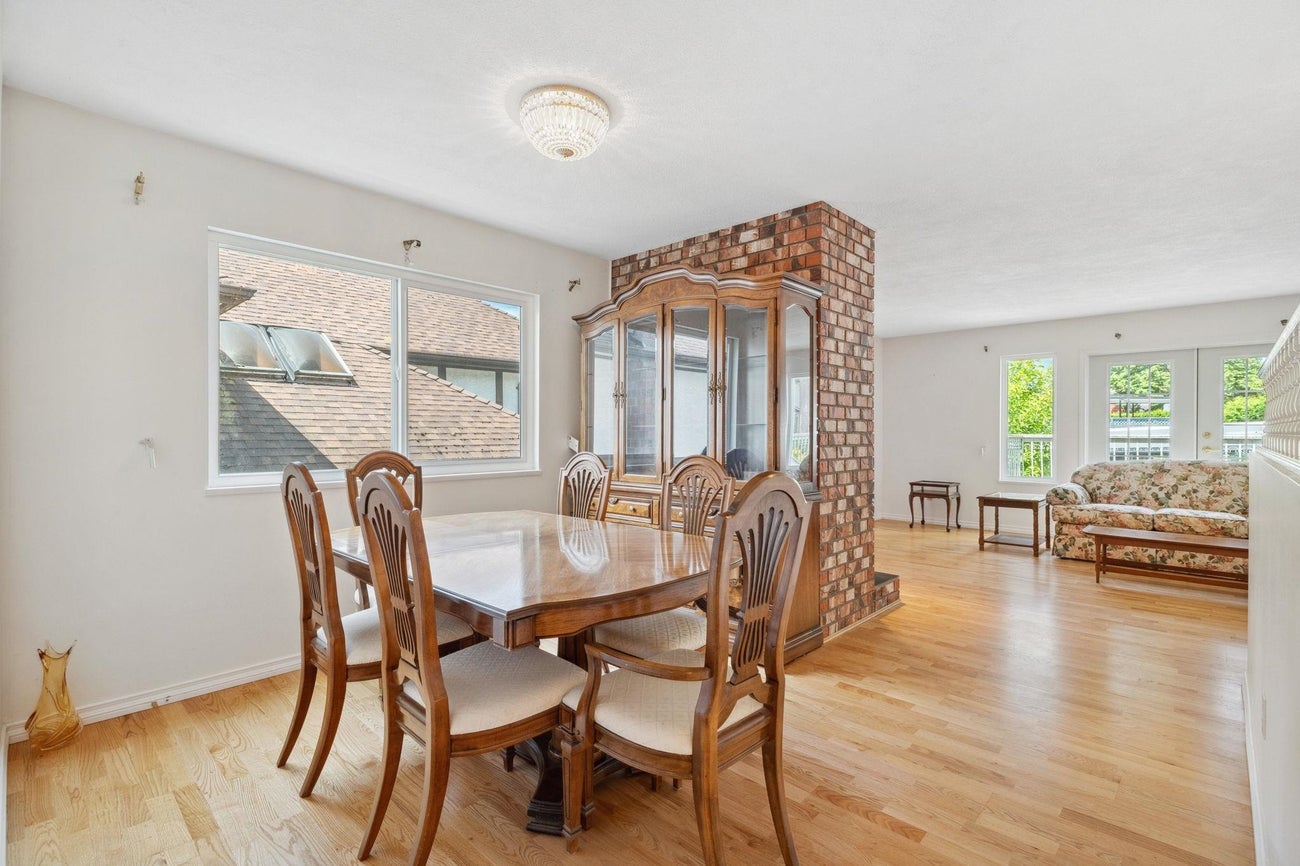 722 Foster Avenue - Coquitlam West Single Family Residence for Sale, 5 Bedrooms (R3017179) #15