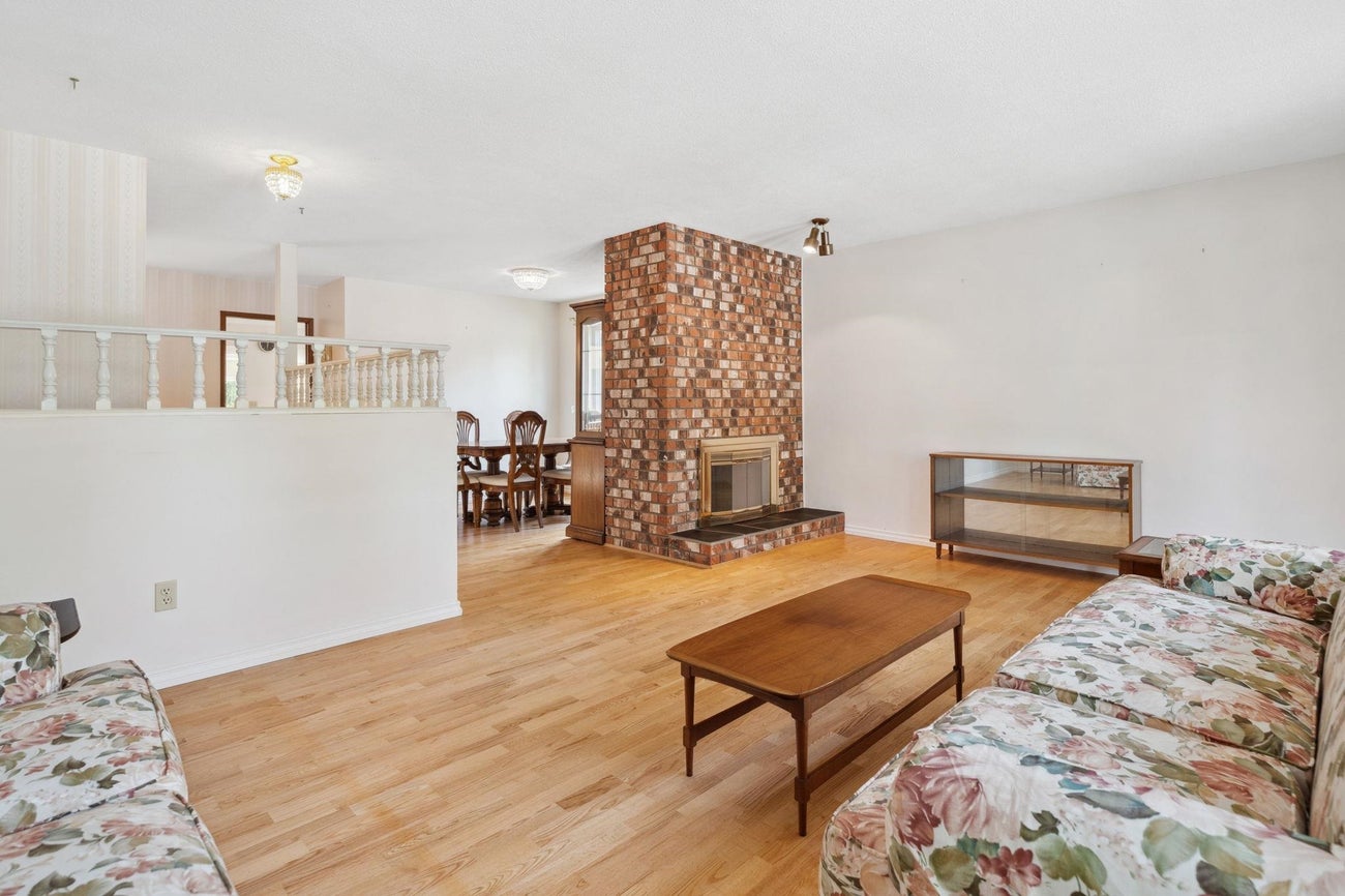 722 Foster Avenue - Coquitlam West Single Family Residence for Sale, 5 Bedrooms (R3017179) #16