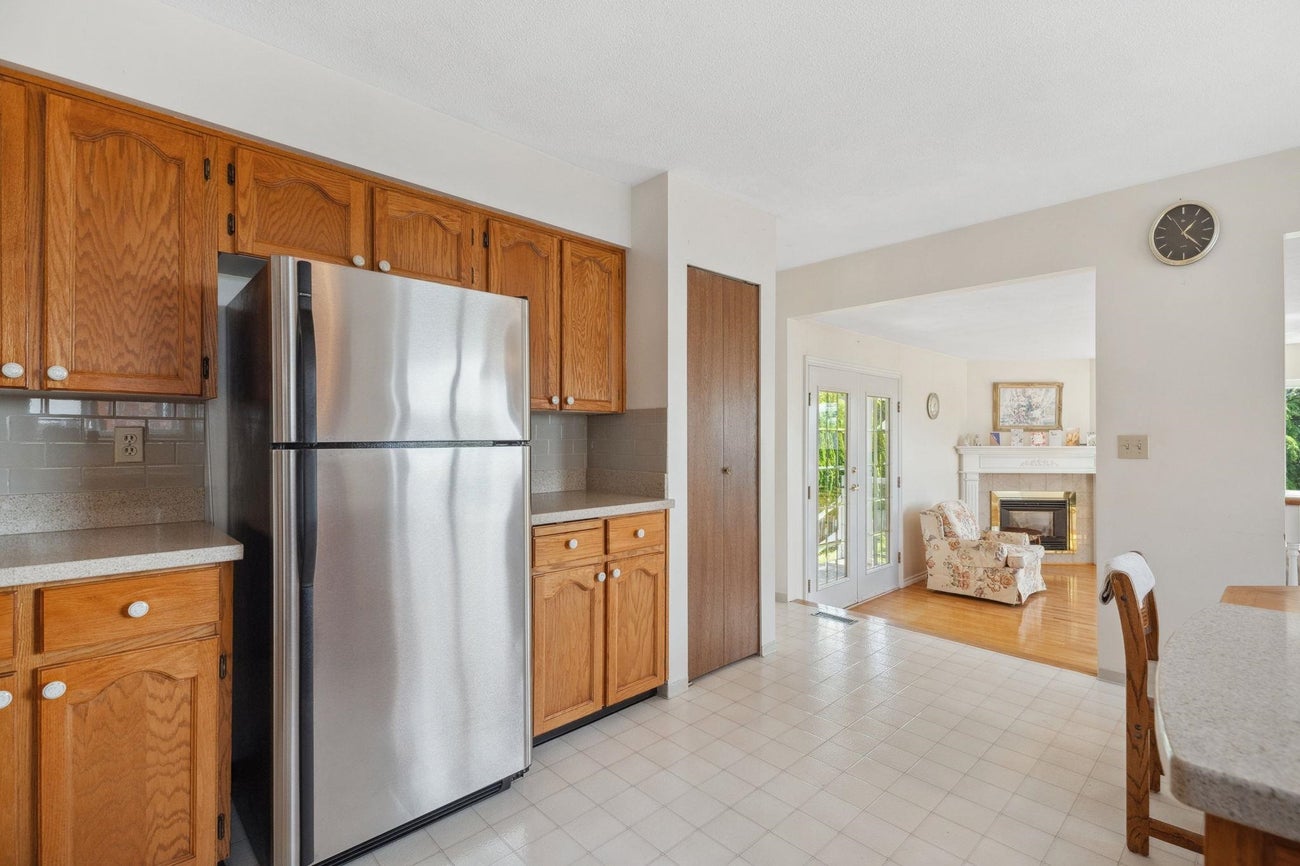 722 Foster Avenue - Coquitlam West Single Family Residence for Sale, 5 Bedrooms (R3017179) #7