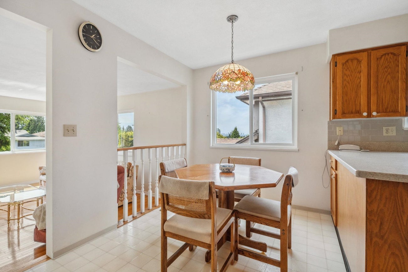 722 Foster Avenue - Coquitlam West Single Family Residence for Sale, 5 Bedrooms (R3017179) #9