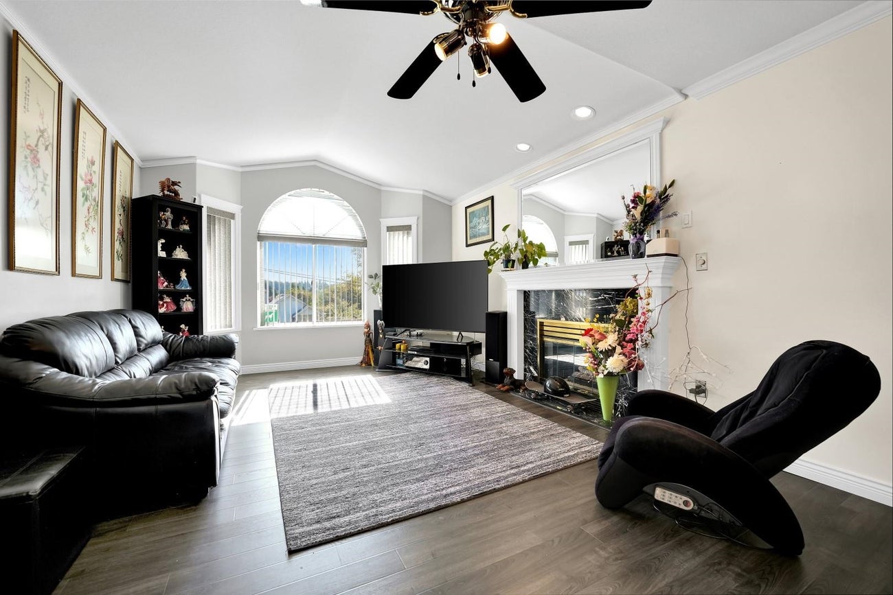 306 Marmont Street - Maillardville Single Family Residence for Sale, 8 Bedrooms (R3017200) #16