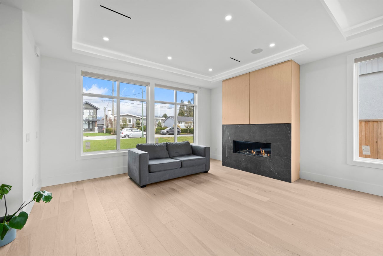 1054 Smith Avenue - Central Coquitlam Single Family Residence for Sale, 7 Bedrooms (R3017281) #2