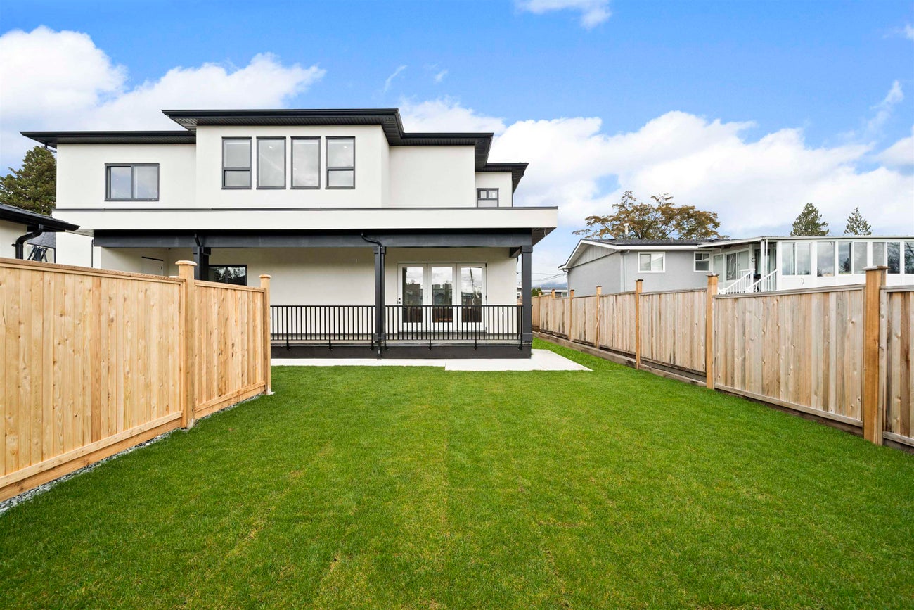 1054 Smith Avenue - Central Coquitlam Single Family Residence for Sale, 7 Bedrooms (R3017281) #36