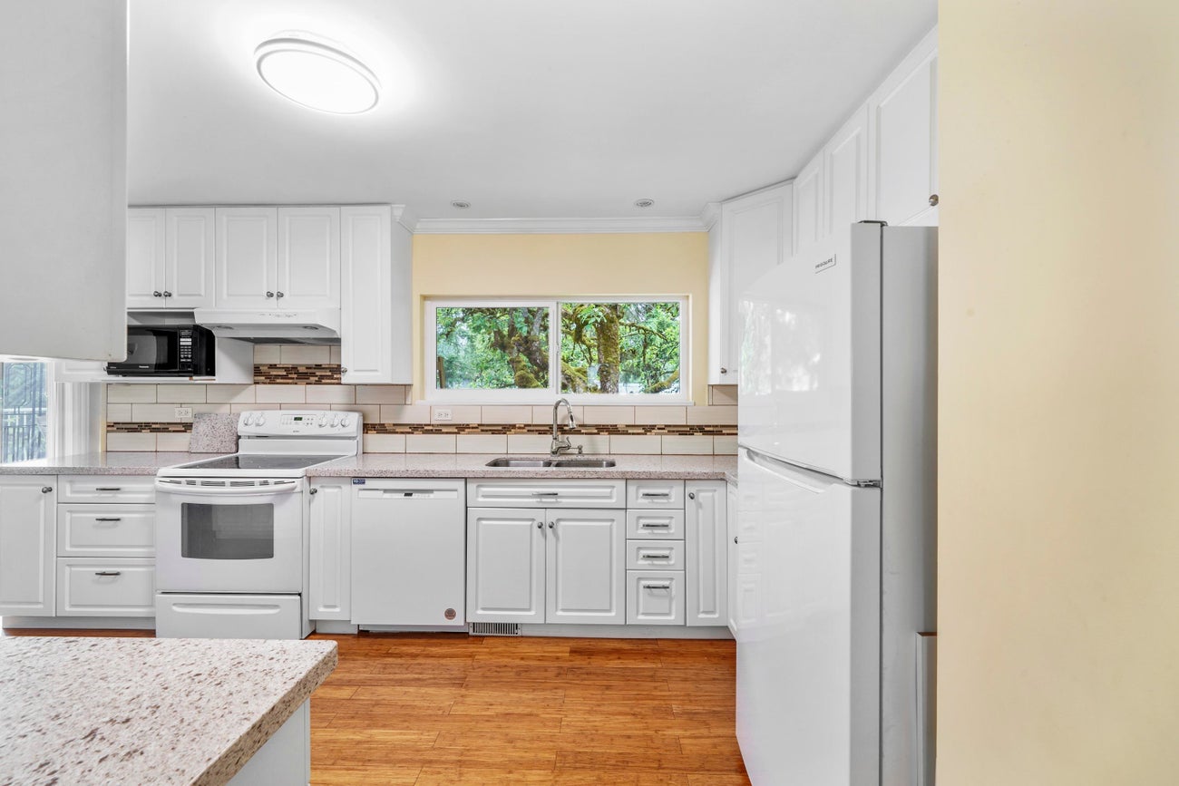 760 Runnymede Avenue - Coquitlam West Single Family Residence for Sale, 5 Bedrooms (R3017398) #10