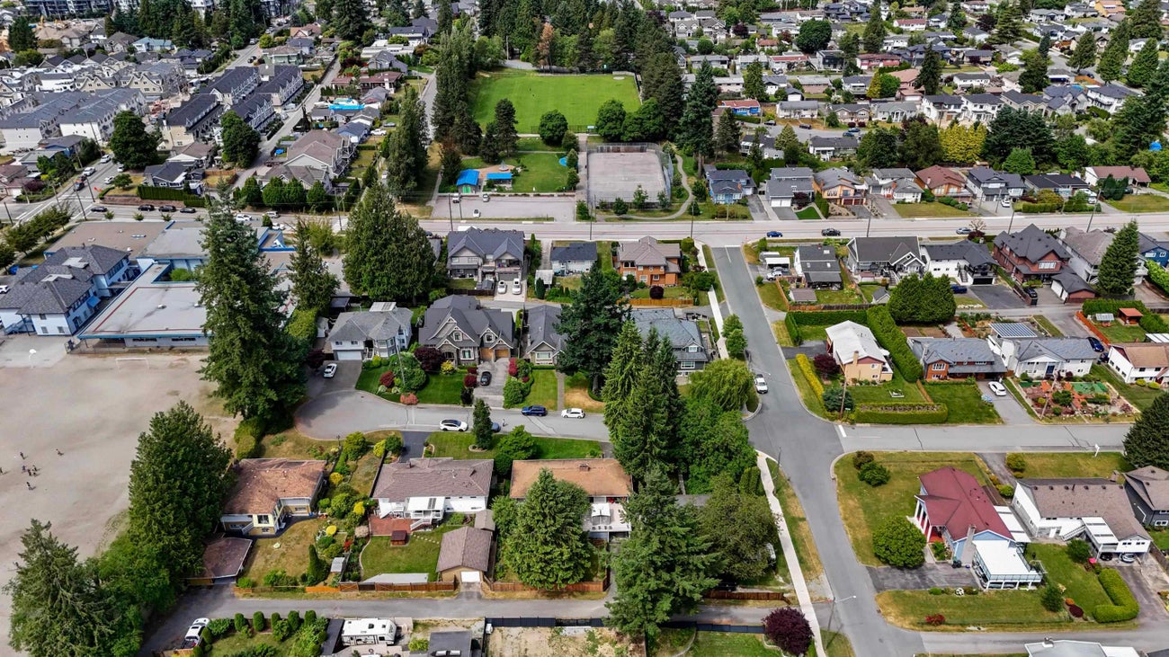 760 Runnymede Avenue - Coquitlam West Single Family Residence for Sale, 5 Bedrooms (R3017398) #31