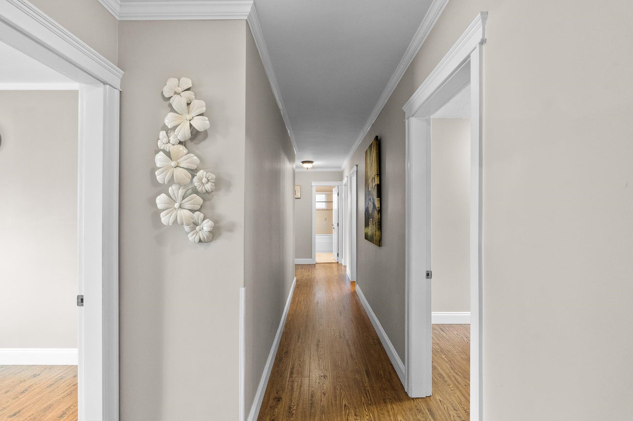 943 Dennison Avenue - Coquitlam West Single Family Residence for Sale, 7 Bedrooms (R3018544) #10