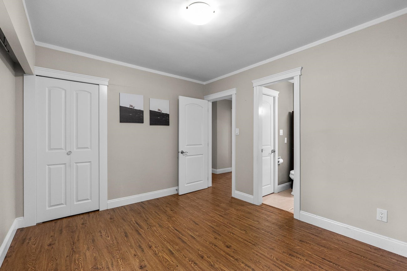 943 Dennison Avenue - Coquitlam West Single Family Residence for Sale, 7 Bedrooms (R3018544) #17