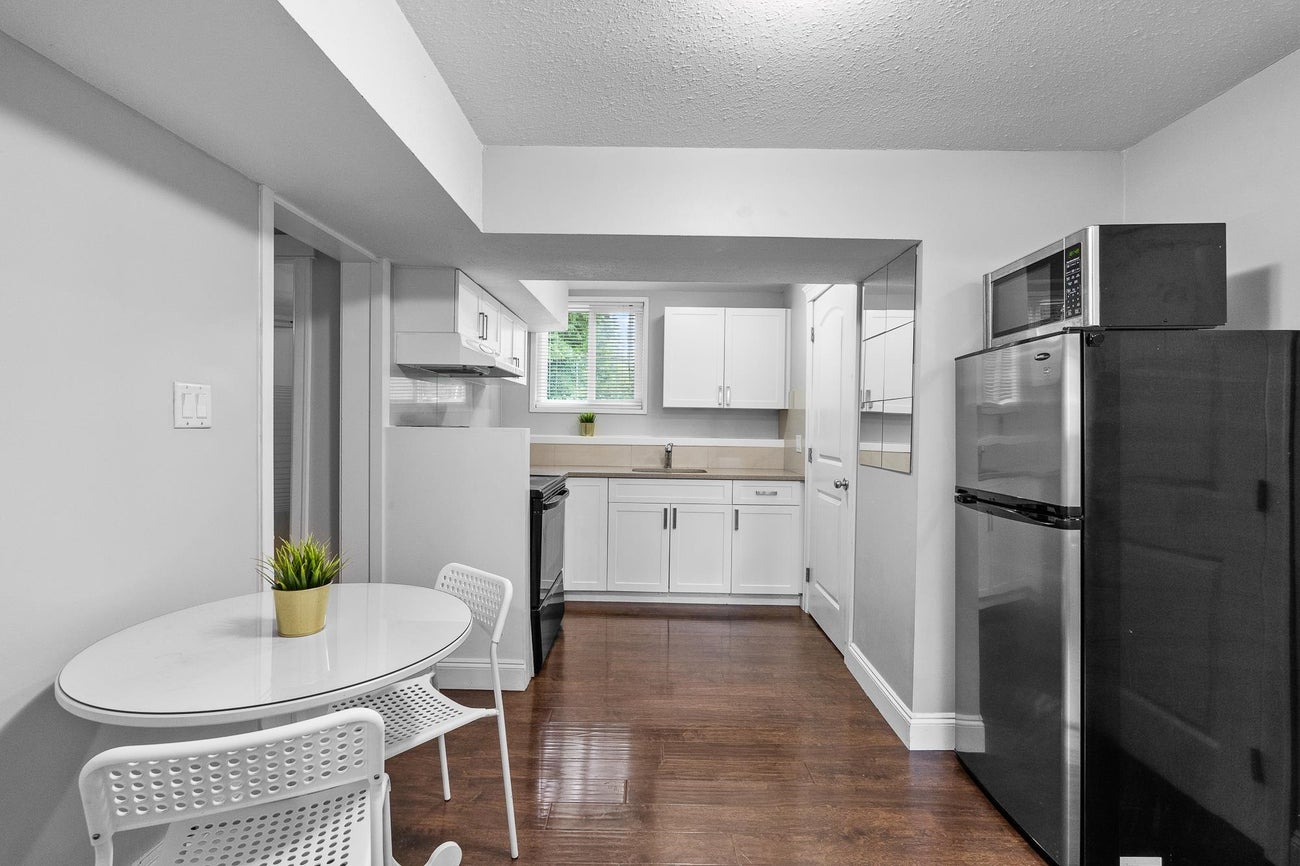 943 Dennison Avenue - Coquitlam West Single Family Residence for Sale, 7 Bedrooms (R3018544) #22