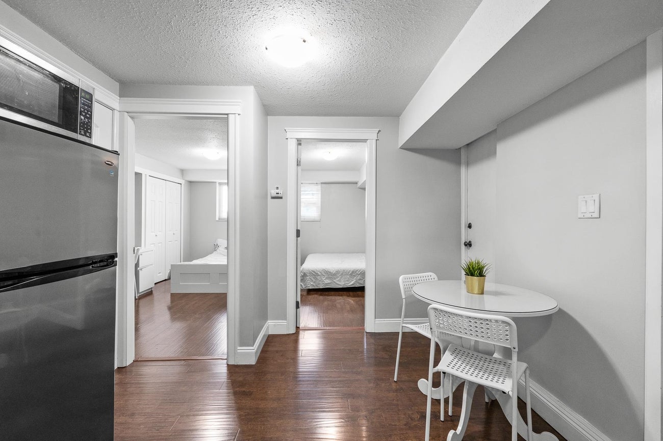 943 Dennison Avenue - Coquitlam West Single Family Residence for Sale, 7 Bedrooms (R3018544) #23