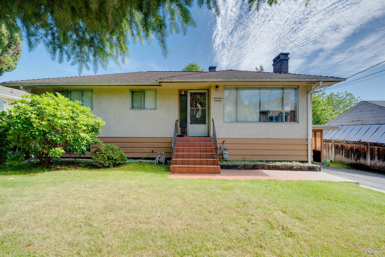 762 Edgar Avenue - Coquitlam West Single Family Residence for Sale, 3 Bedrooms (R3018572) #1