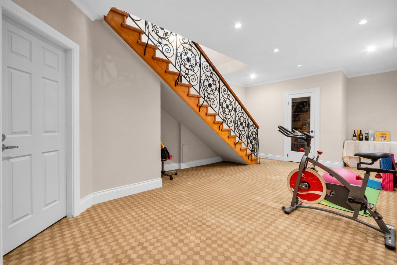 8233 Government Road - Government Road Single Family Residence for Sale, 7 Bedrooms (R3018877)# - 31