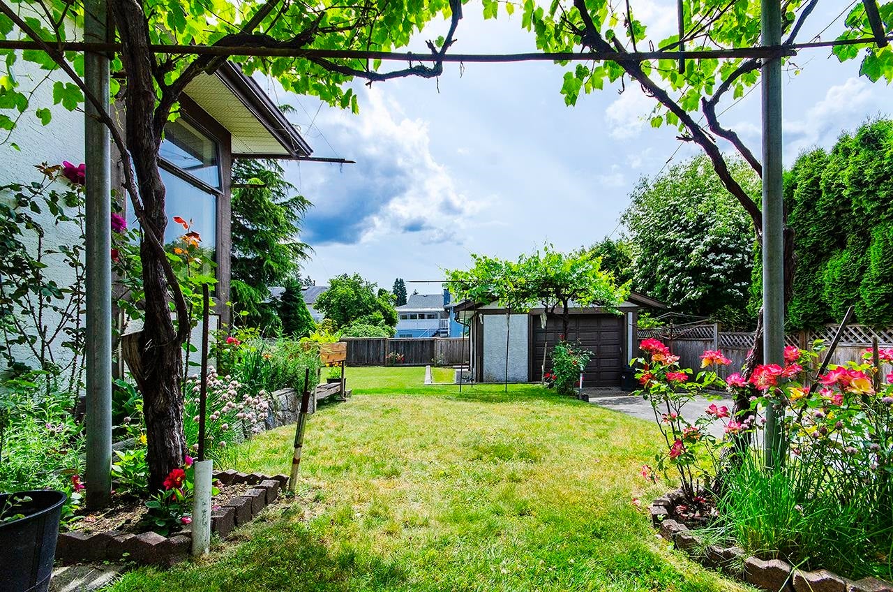 718 Foster Avenue - Coquitlam West Single Family Residence for Sale, 3 Bedrooms (R3019454) #31