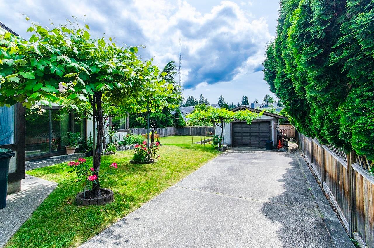 718 Foster Avenue - Coquitlam West Single Family Residence for Sale, 3 Bedrooms (R3019454) #32