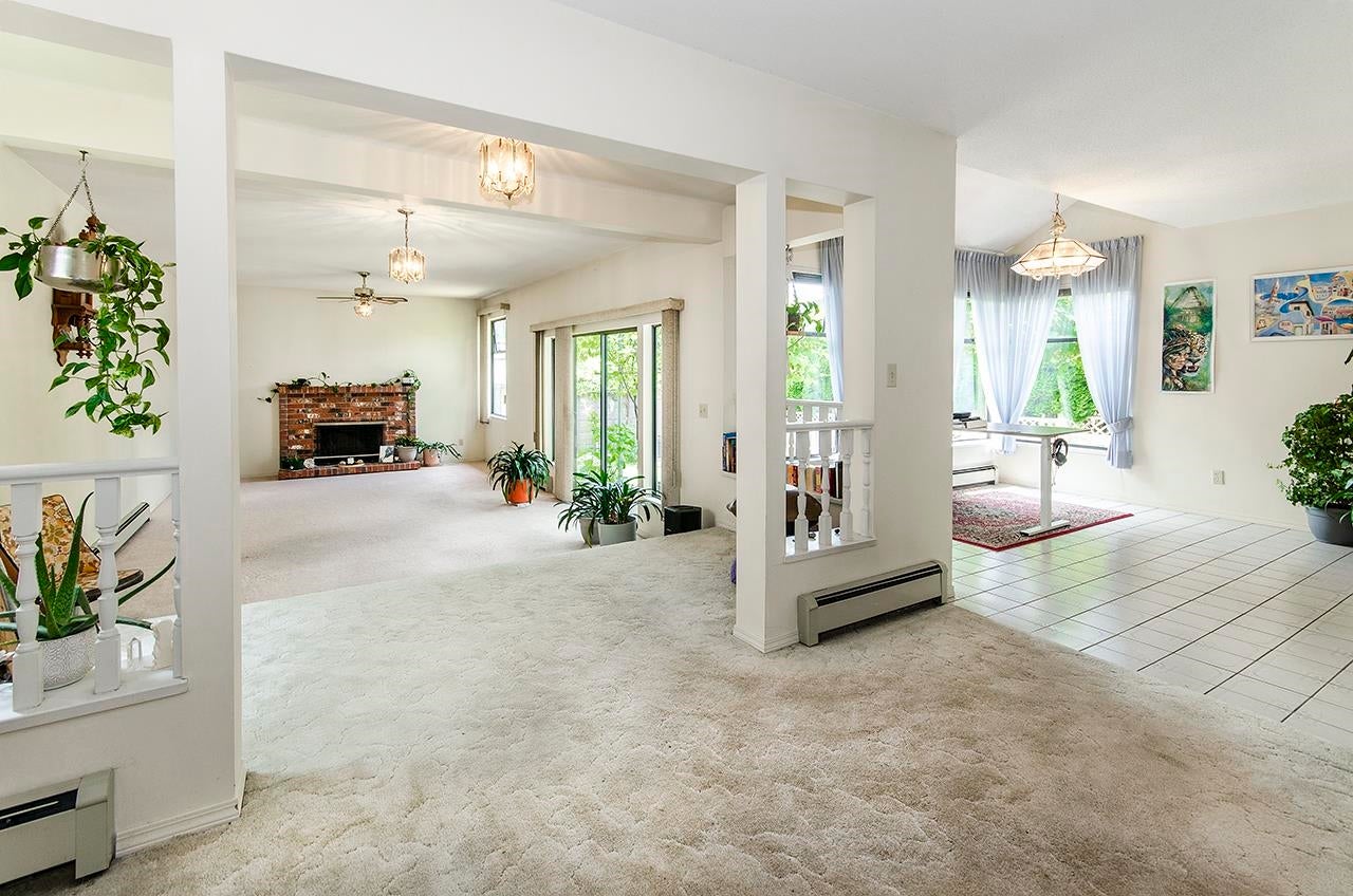 718 Foster Avenue - Coquitlam West Single Family Residence for Sale, 3 Bedrooms (R3019454) #6