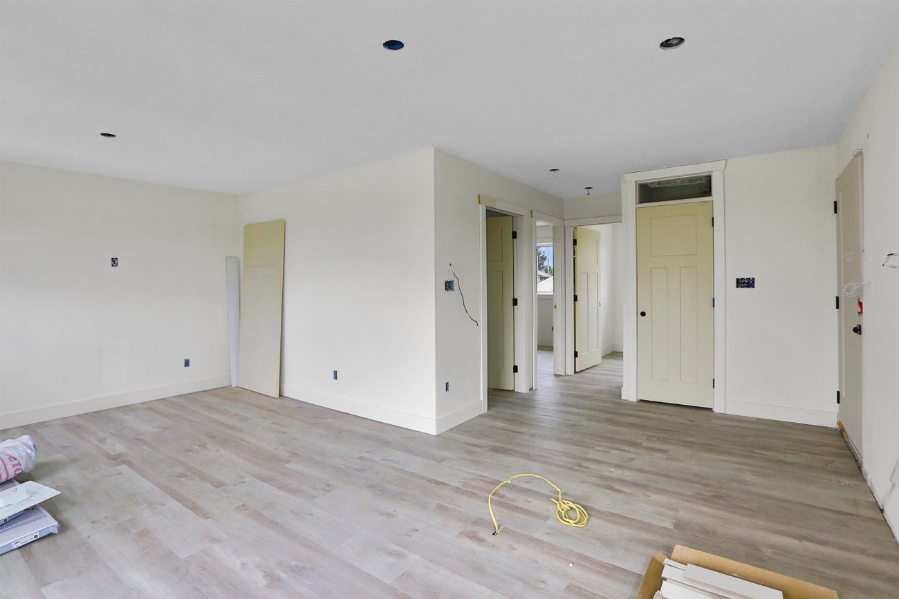 201 Finnigan Street - Central Coquitlam Single Family Residence for Sale, 5 Bedrooms (R3020642) #10