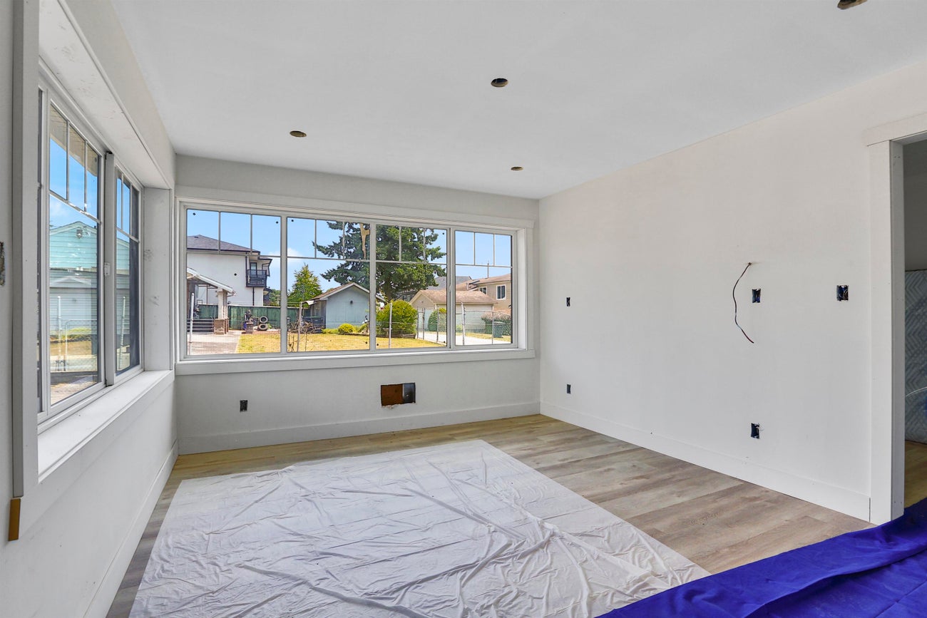 201 Finnigan Street - Central Coquitlam Single Family Residence for Sale, 5 Bedrooms (R3020642) #30