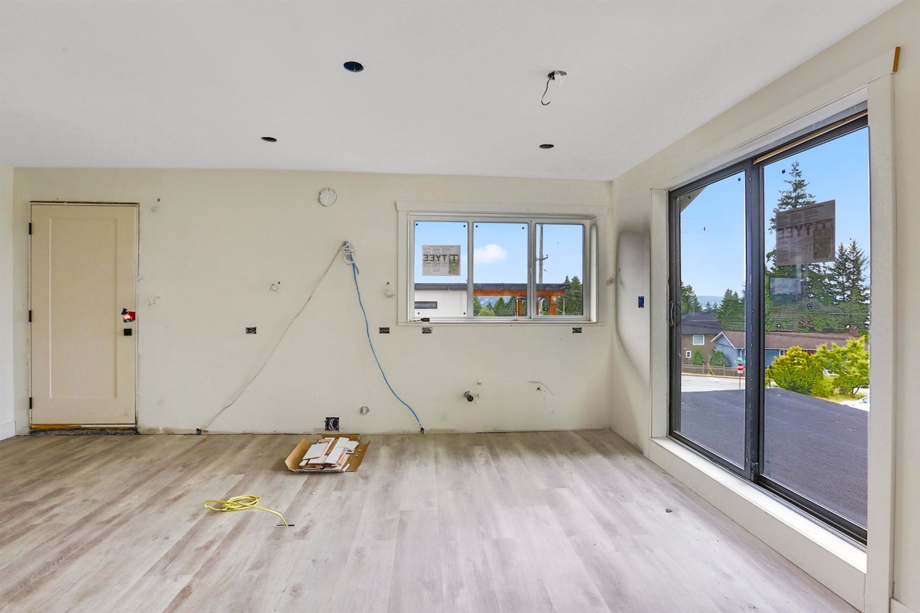 201 Finnigan Street - Central Coquitlam Single Family Residence for Sale, 5 Bedrooms (R3020642) #37