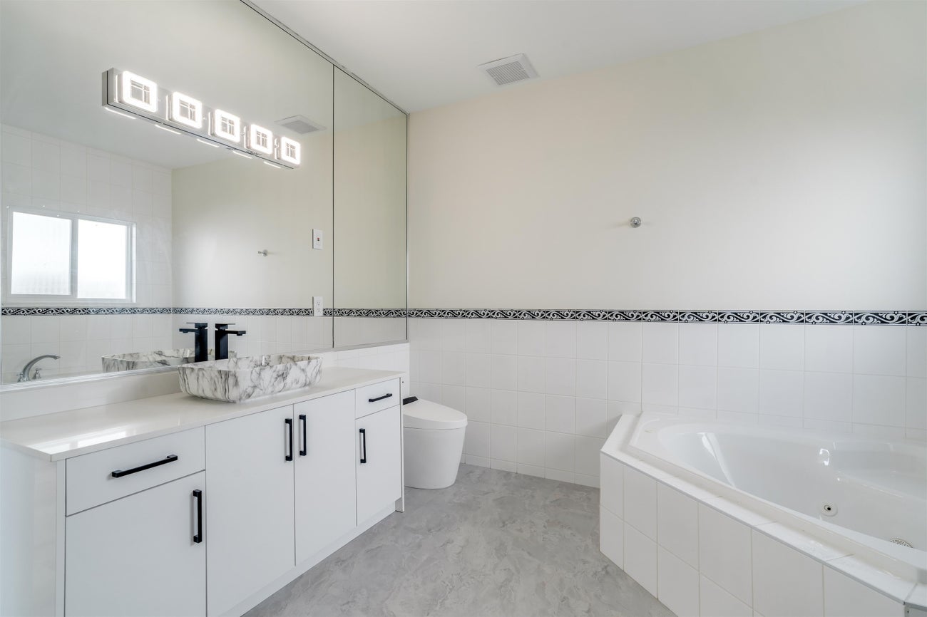 639 Chapman Avenue - Coquitlam West Single Family Residence for Sale, 6 Bedrooms (R3022207) #14