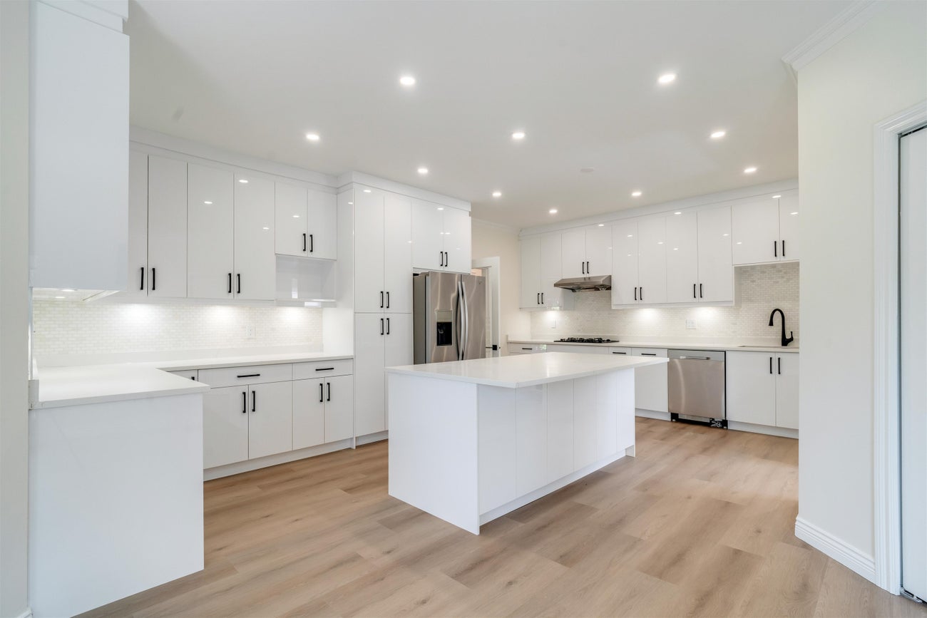 639 Chapman Avenue - Coquitlam West Single Family Residence for Sale, 6 Bedrooms (R3022207) #6