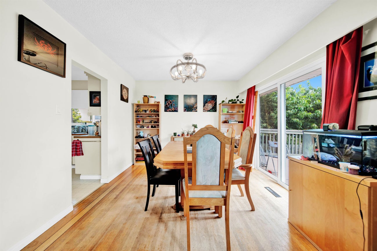 320 Seaforth Crescent - Central Coquitlam Single Family Residence for Sale, 4 Bedrooms (R3023246) #10