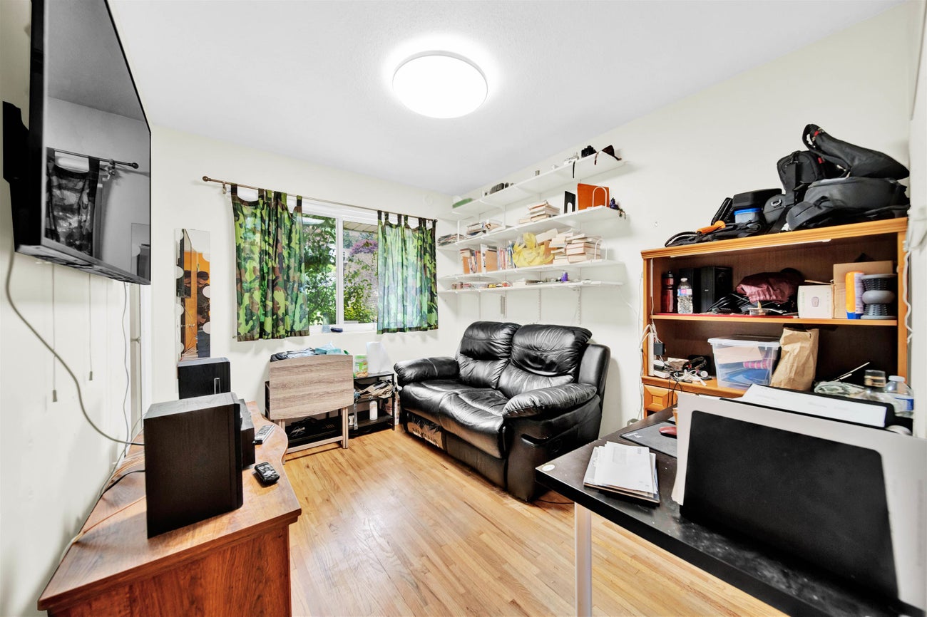 320 Seaforth Crescent - Central Coquitlam Single Family Residence for Sale, 4 Bedrooms (R3023246) #19