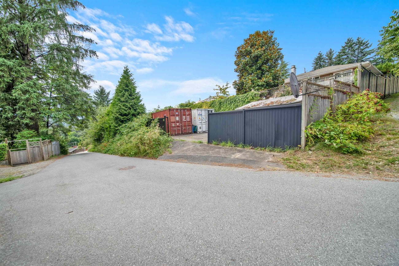 320 Seaforth Crescent - Central Coquitlam Single Family Residence for Sale, 4 Bedrooms (R3023246) #35